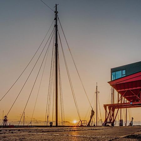 Slapen In Een Trechter Harlingen Esterno foto
