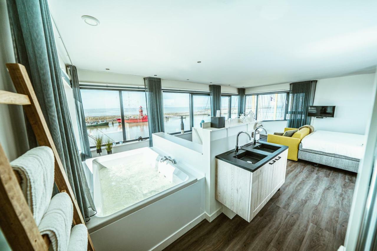 Slapen In Een Trechter Harlingen Esterno foto